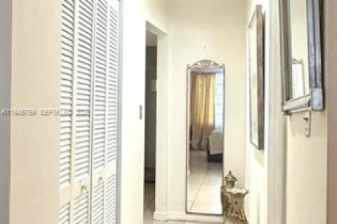 Condominio en venta en Miami, Florida, 1 dormitorio, 83.43 m2 № 2002473 - foto 22