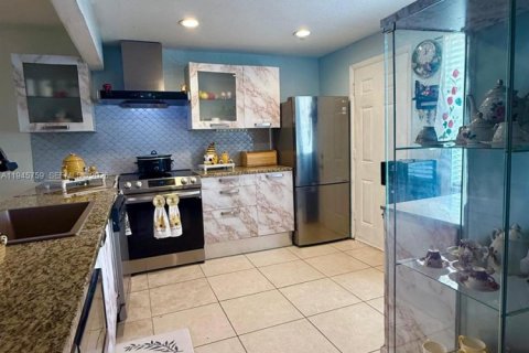 Condominio en venta en Miami, Florida, 1 dormitorio, 83.43 m2 № 2002473 - foto 5