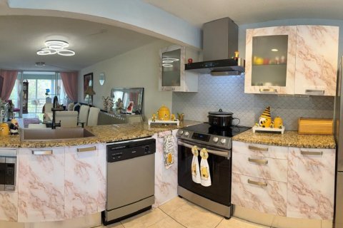 Condominio en venta en Miami, Florida, 1 dormitorio, 83.43 m2 № 2002473 - foto 12