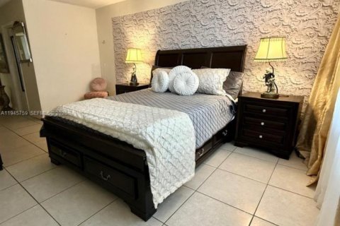 Condominio en venta en Miami, Florida, 1 dormitorio, 83.43 m2 № 2002473 - foto 24