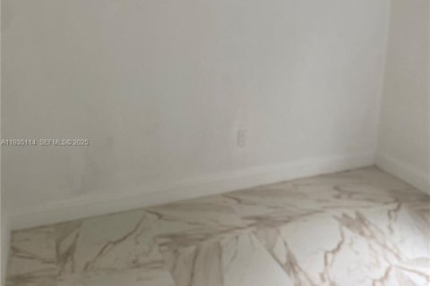 House in Pompano Beach, Florida 3 bedrooms, 104.14 sq.m. № 1994119 - photo 30