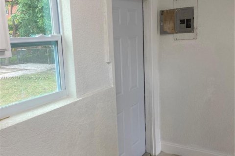 House in Pompano Beach, Florida 3 bedrooms, 104.14 sq.m. № 1994119 - photo 3