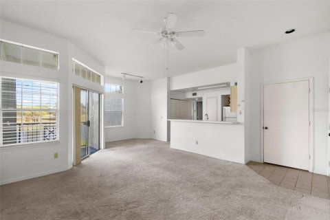 Condo in Orlando, Florida, 2 bedrooms № 2092591 - photo 11