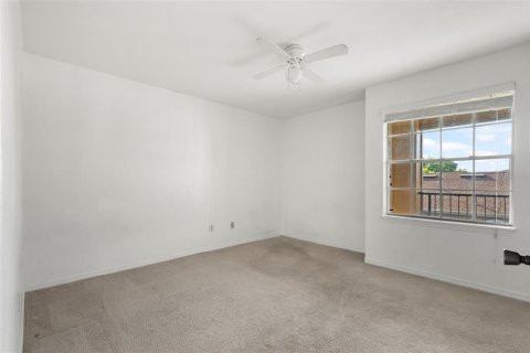 Condo in Orlando, Florida, 2 bedrooms № 2092591 - photo 17
