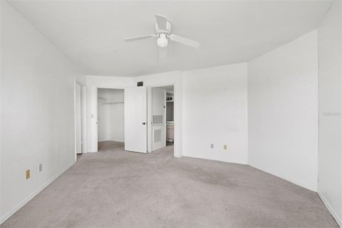 Condo in Orlando, Florida, 2 bedrooms № 2092591 - photo 22