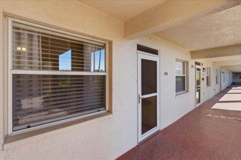 Condo in Bradenton, Florida, 2 bedrooms  № 2151266 - photo 6