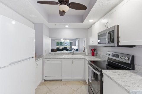Condo in Bradenton, Florida, 2 bedrooms  № 2151266 - photo 11