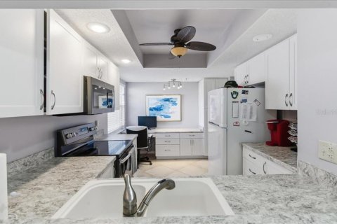 Condo in Bradenton, Florida, 2 bedrooms  № 2151266 - photo 14