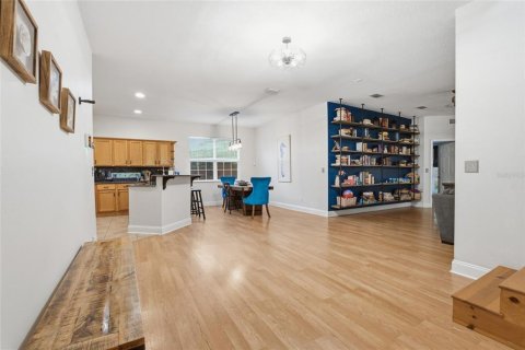 Casa en venta en Saint Petersburg, Florida, 5 dormitorios, 254.55 m2 № 2385570 - foto 5