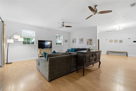 Casa en venta en Saint Petersburg, Florida, 5 dormitorios, 254.55 m2 № 2385570 - foto 13