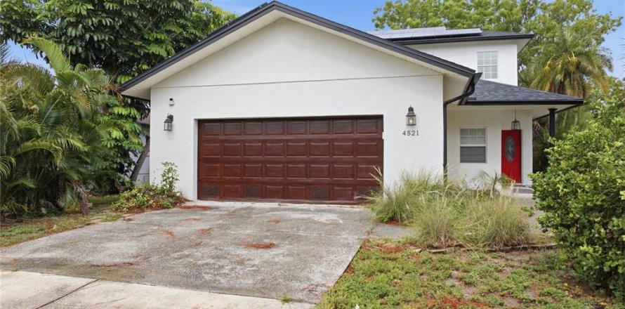 Casa en Saint Petersburg, Florida 5 dormitorios, 254.55 m2 № 2385570