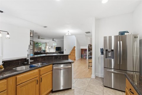 Casa en venta en Saint Petersburg, Florida, 5 dormitorios, 254.55 m2 № 2385570 - foto 19
