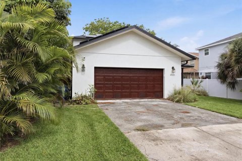 Casa en venta en Saint Petersburg, Florida, 5 dormitorios, 254.55 m2 № 2385570 - foto 3