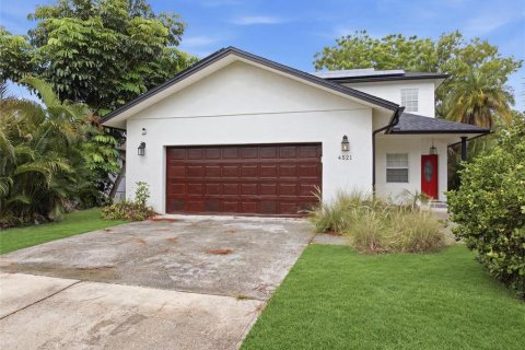 Casa en venta en Saint Petersburg, Florida, 5 dormitorios, 254.55 m2 № 2385570 - foto 4