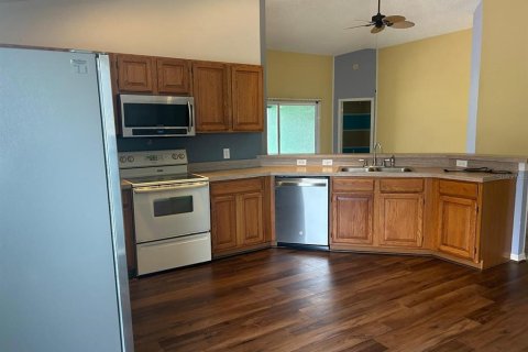 House in Davenport, Florida 4 bedrooms, 155.05 sq.m. № 2391505 - photo 6
