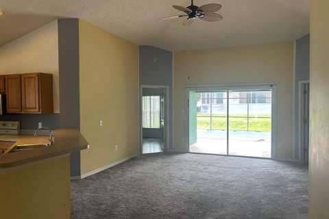 House in Davenport, Florida 4 bedrooms, 155.05 sq.m. № 2391505 - photo 8