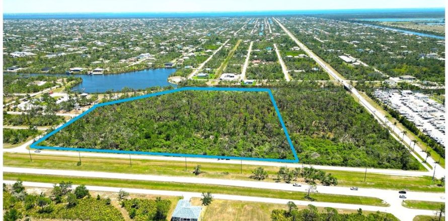 Terrain à Port Charlotte, Floride № 1637525