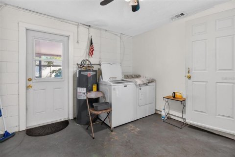House in Pinellas Park, Florida 3 bedrooms, 98.66 sq.m. № 2096506 - photo 16