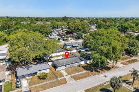 House in Pinellas Park, Florida 3 bedrooms, 98.66 sq.m. № 2096506 - photo 25