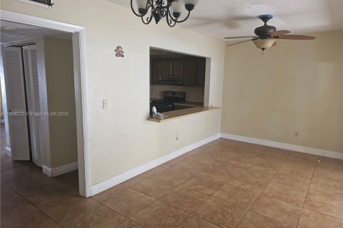 Купить таунхаус в Хайалиа, Флорида 2 спальни, 124.86м2, № 1956879 - фото 2