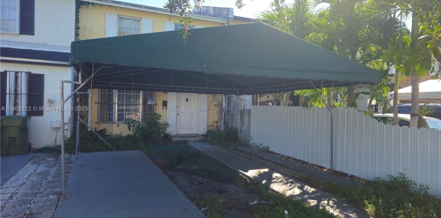 Таунхаус в Хайалиа, Флорида 2 спальни, 124.86м2 № 1956879