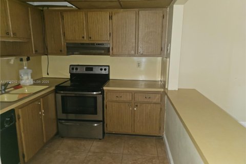 Купить таунхаус в Хайалиа, Флорида 2 спальни, 124.86м2, № 1956879 - фото 5