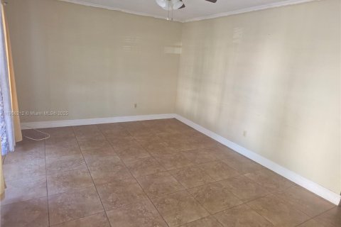 Купить таунхаус в Хайалиа, Флорида 2 спальни, 124.86м2, № 1956879 - фото 4