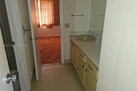 Купить таунхаус в Хайалиа, Флорида 2 спальни, 124.86м2, № 1956879 - фото 8