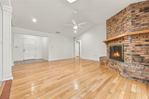 House in Gainesville, Florida 3 bedrooms, 385.73 sq.m. № 2419740 - photo 11