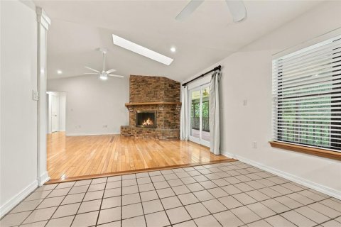 House in Gainesville, Florida 3 bedrooms, 385.73 sq.m. № 2419740 - photo 14