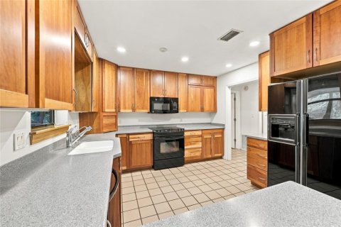House in Gainesville, Florida 3 bedrooms, 385.73 sq.m. № 2419740 - photo 16