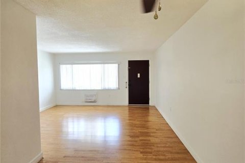 Copropriété à louer à Clearwater, Floride: 1 chambre, 54.35 m2 № 2416289 - photo 10