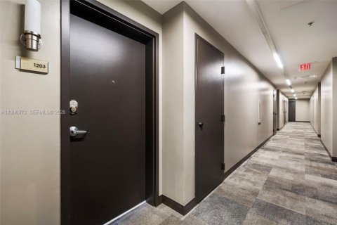 Copropriété à vendre à Miami, Floride: 1 chambre, 68.28 m2 № 2170777 - photo 17