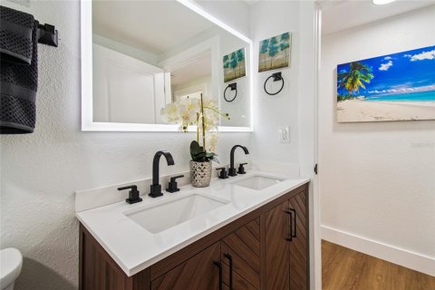 Casa en venta en Clearwater, Florida, 2 dormitorios, 83.61 m2 № 1874085 - foto 26
