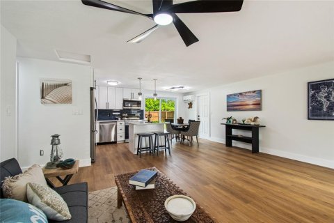 Casa en venta en Clearwater, Florida, 2 dormitorios, 83.61 m2 № 1874085 - foto 12