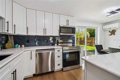 Casa en venta en Clearwater, Florida, 2 dormitorios, 83.61 m2 № 1874085 - foto 13