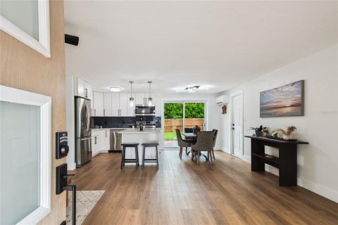 Casa en venta en Clearwater, Florida, 2 dormitorios, 83.61 m2 № 1874085 - foto 6