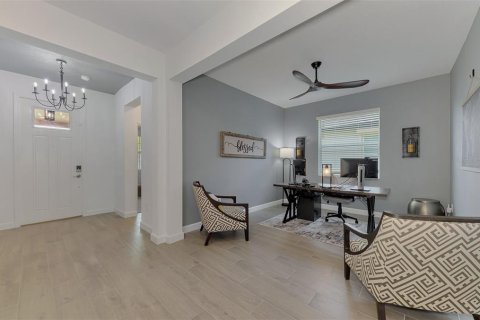 House in Parrish, Florida 3 bedrooms, 219.62 sq.m. № 2411553 - photo 11