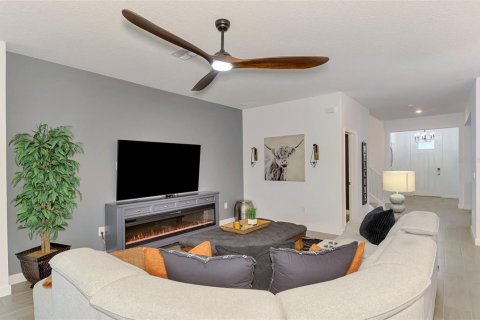 House in Parrish, Florida 3 bedrooms, 219.62 sq.m. № 2411553 - photo 16
