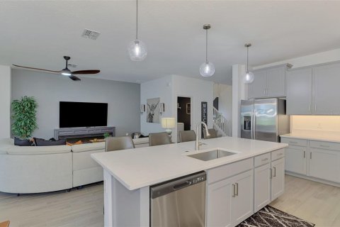 House in Parrish, Florida 3 bedrooms, 219.62 sq.m. № 2411553 - photo 24