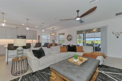 House in Parrish, Florida 3 bedrooms, 219.62 sq.m. № 2411553 - photo 14