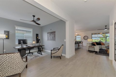 House in Parrish, Florida 3 bedrooms, 219.62 sq.m. № 2411553 - photo 10