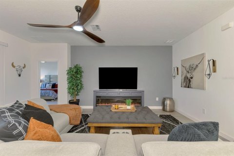 House in Parrish, Florida 3 bedrooms, 219.62 sq.m. № 2411553 - photo 15