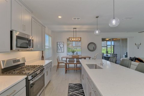 House in Parrish, Florida 3 bedrooms, 219.62 sq.m. № 2411553 - photo 27