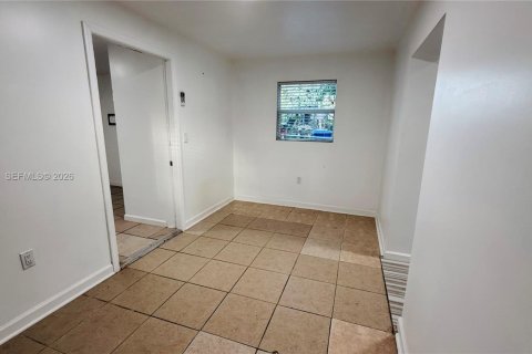 Снять в аренду виллу или дом в Холливуд, Флорида 1 спальня, 135.92м2, № 2029425 - фото 26