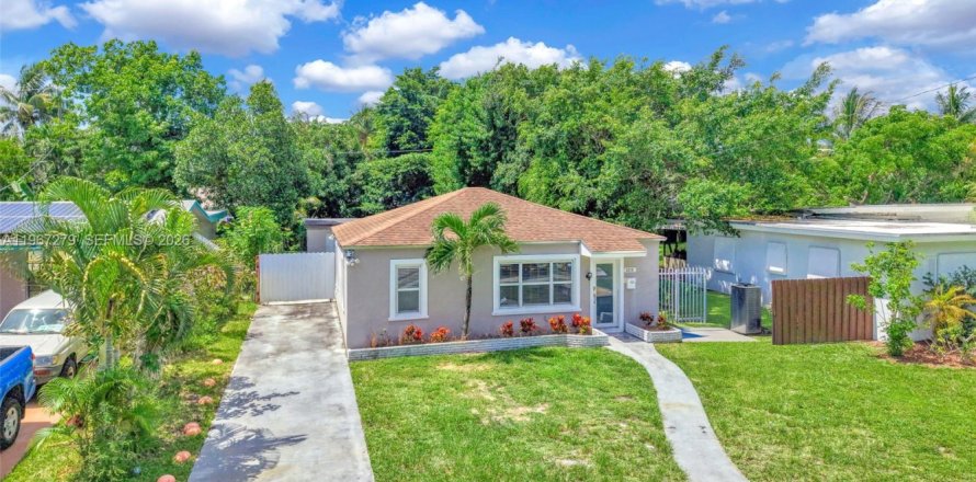 Дом в Холливуд, Флорида 1 спальня, 135.92м2 № 2029425