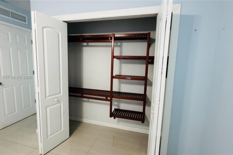 Снять в аренду виллу или дом в Холливуд, Флорида 1 спальня, 135.92м2, № 2029425 - фото 13