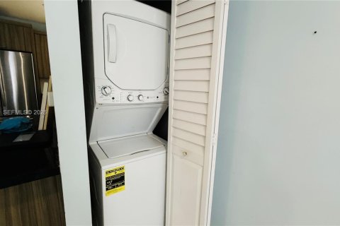 Снять в аренду виллу или дом в Холливуд, Флорида 1 спальня, 135.92м2, № 2029425 - фото 6