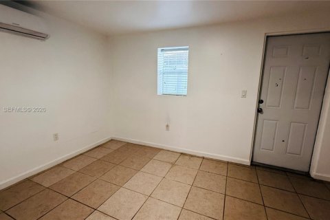 Снять в аренду виллу или дом в Холливуд, Флорида 1 спальня, 135.92м2, № 2029425 - фото 27