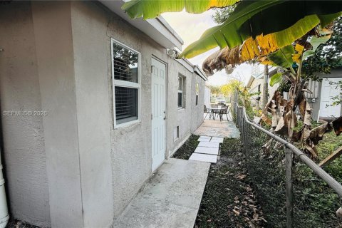 Снять в аренду виллу или дом в Холливуд, Флорида 1 спальня, 135.92м2, № 2029425 - фото 18